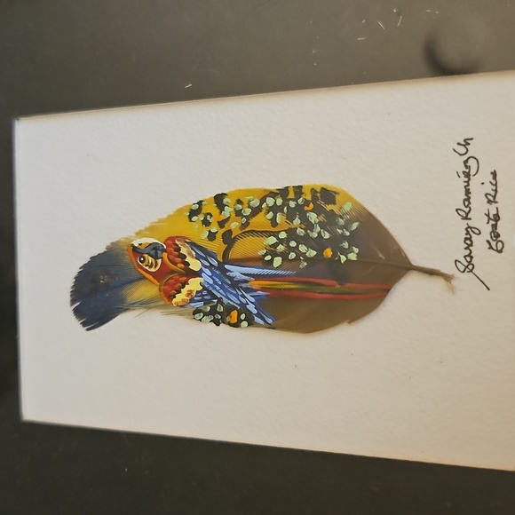 Vtg ARTISAN Signed Costa Rica Framed Feather Art with Parrot Design - Picture 2 of 6